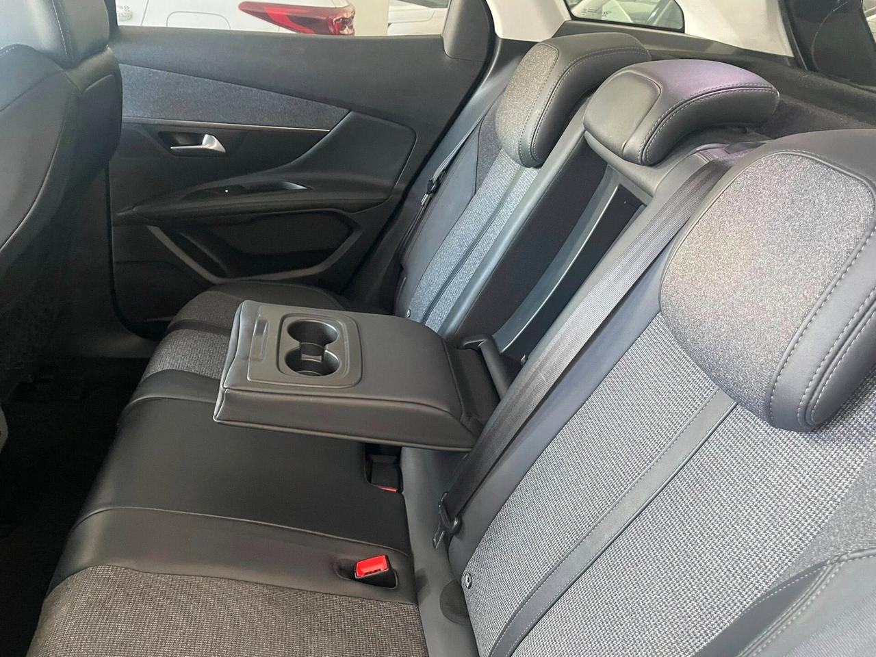 Peugeot 3008 BlueHDi 120 S&S EAT6 Allure