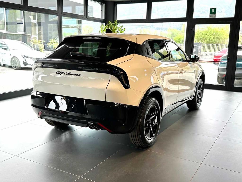 Alfa Romeo Junior 1.2 ibrida 136cv edct6