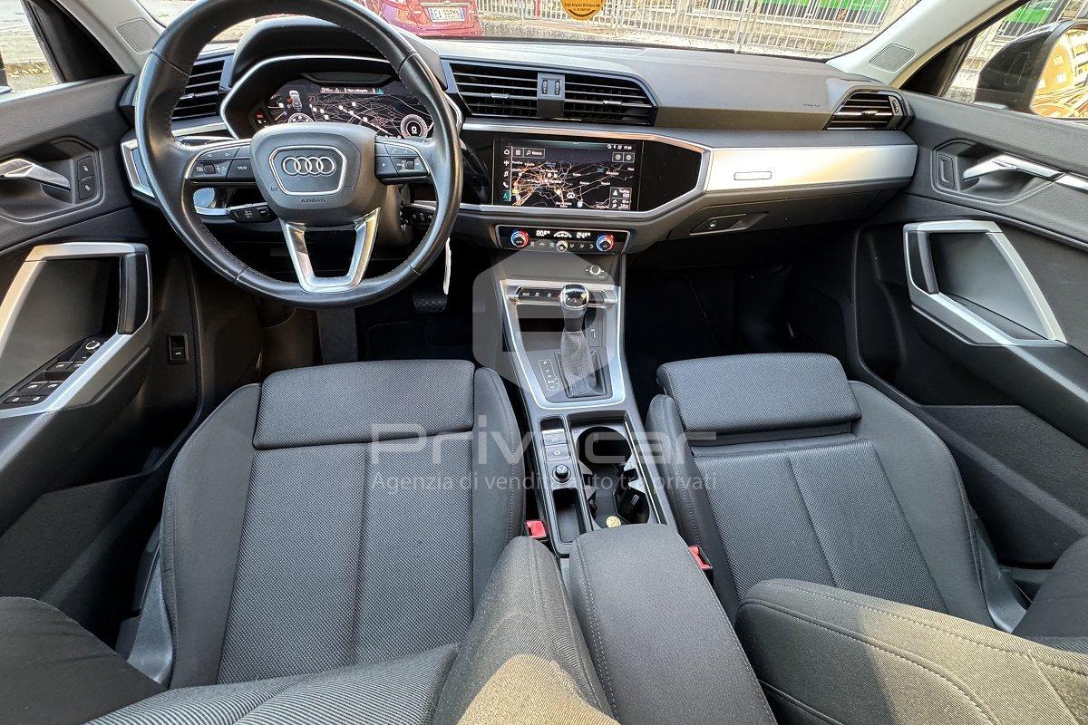 AUDI Q3 35 TDI S tronic Business Advanced
