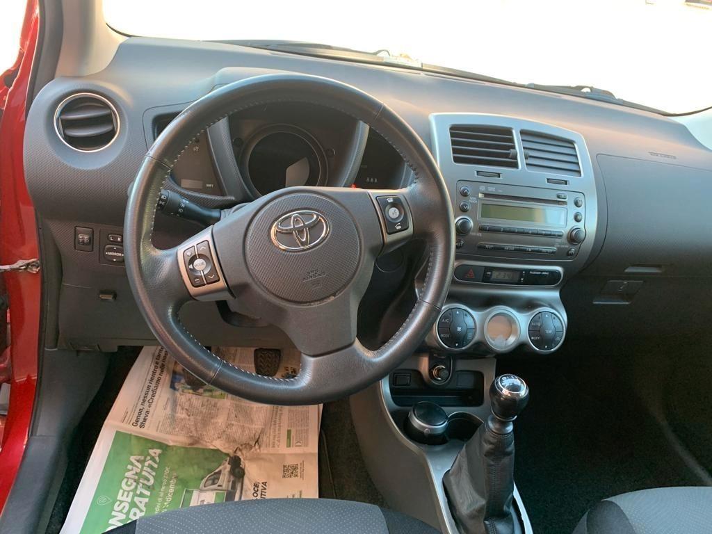 Toyota Urban Cruiser AWD 2012
