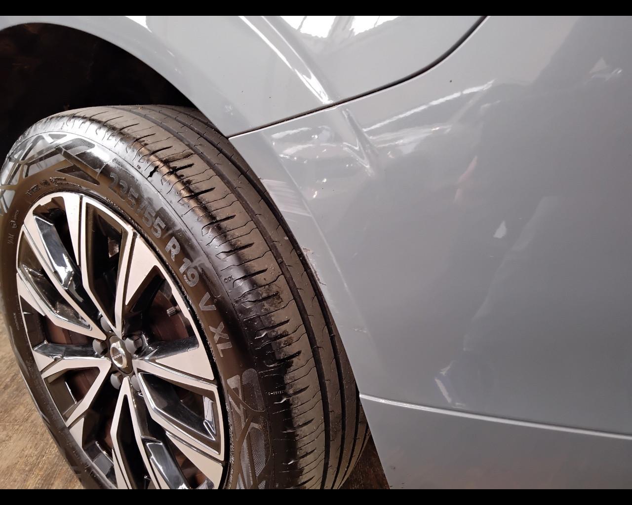 VOLVO XC60 II 2022 - XC60 2.0 b4 Plus Dark auto