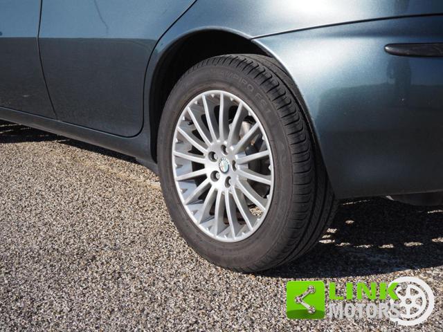 ALFA ROMEO 147 1.6i 16V T.S. (105 CV) cat 5p. Dist.