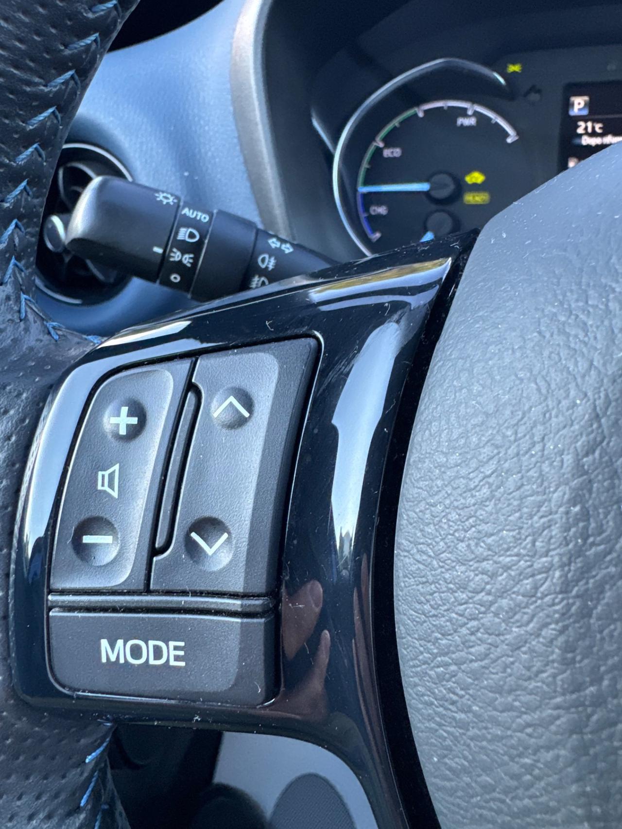 Toyota Yaris 1.5 Hybrid Trend Blue Edition