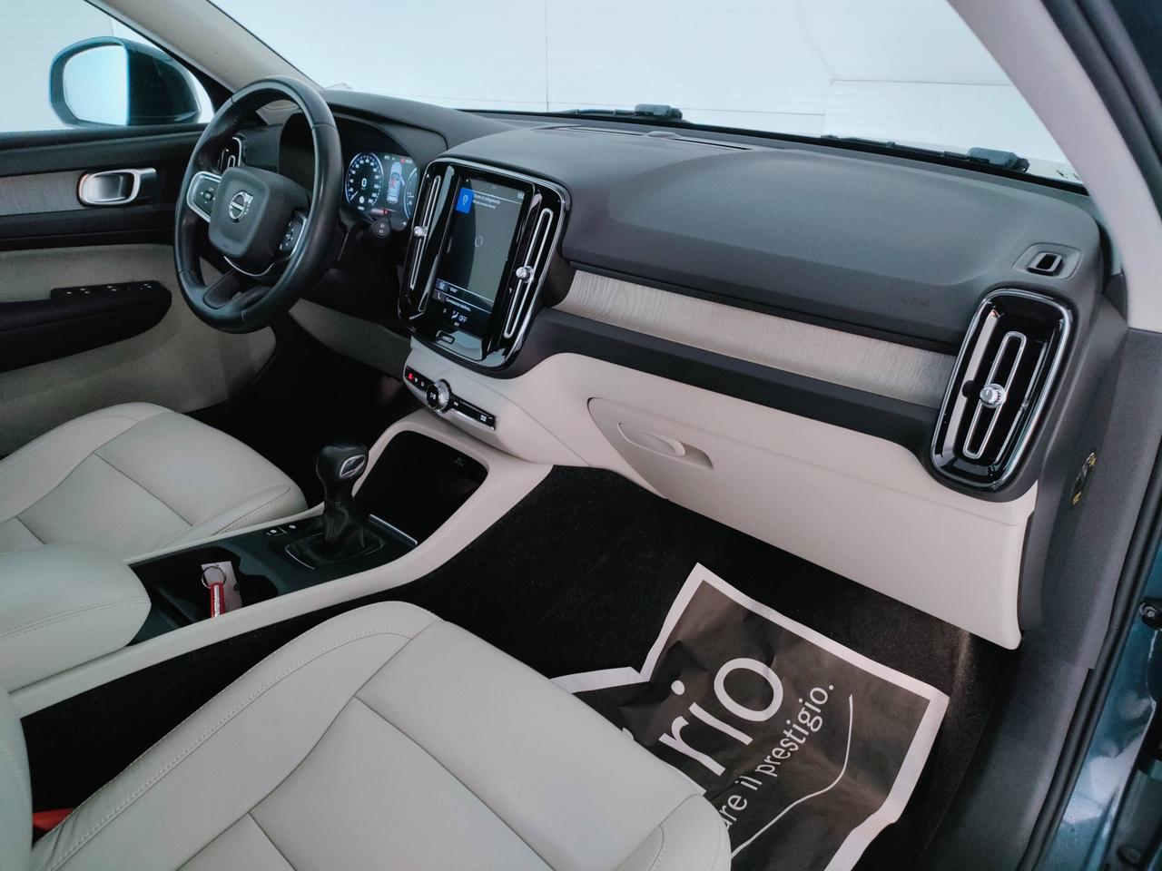 VOLVO XC40 - XC40 2.0 d3 Inscription