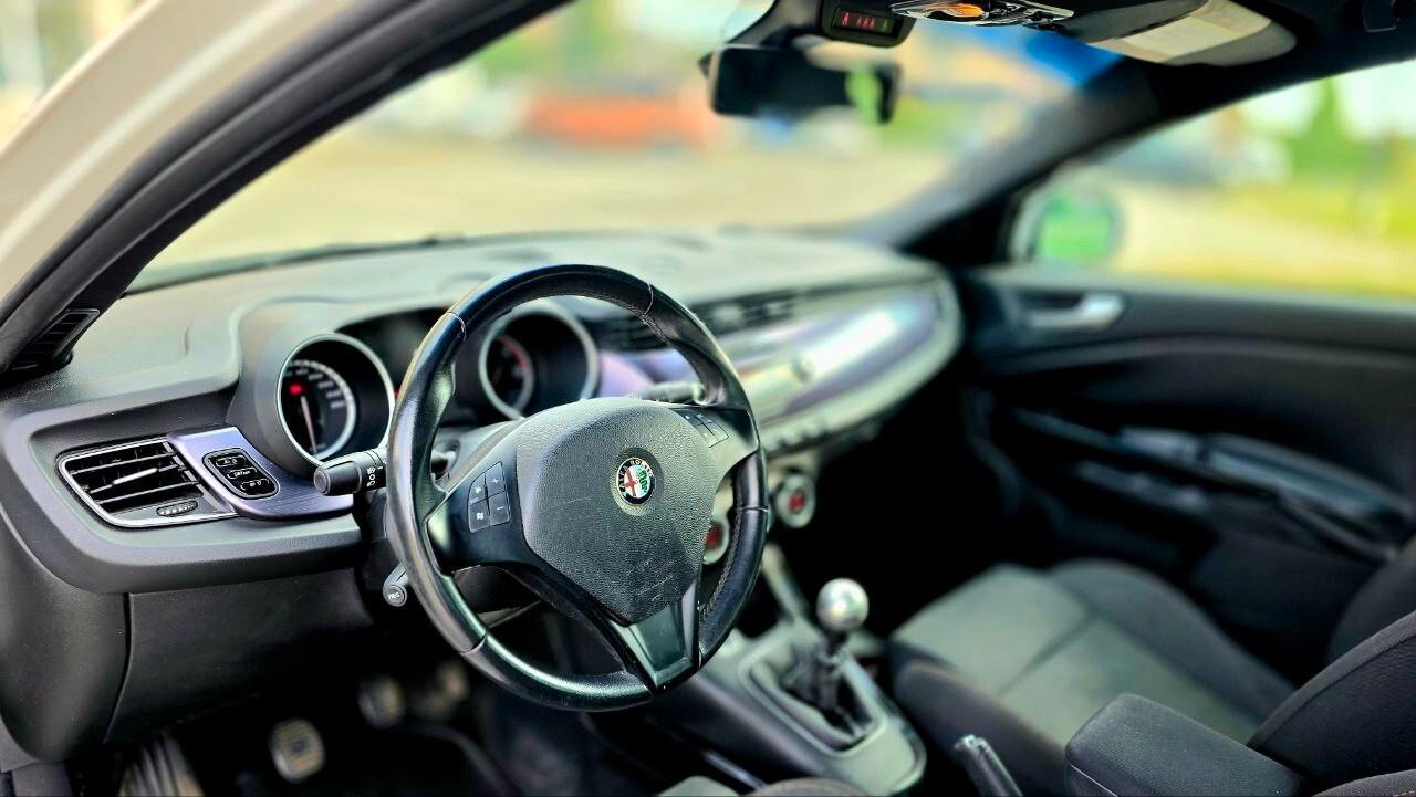Alfa Romeo Giulietta JTDm-2 anche NEOPATENTATI