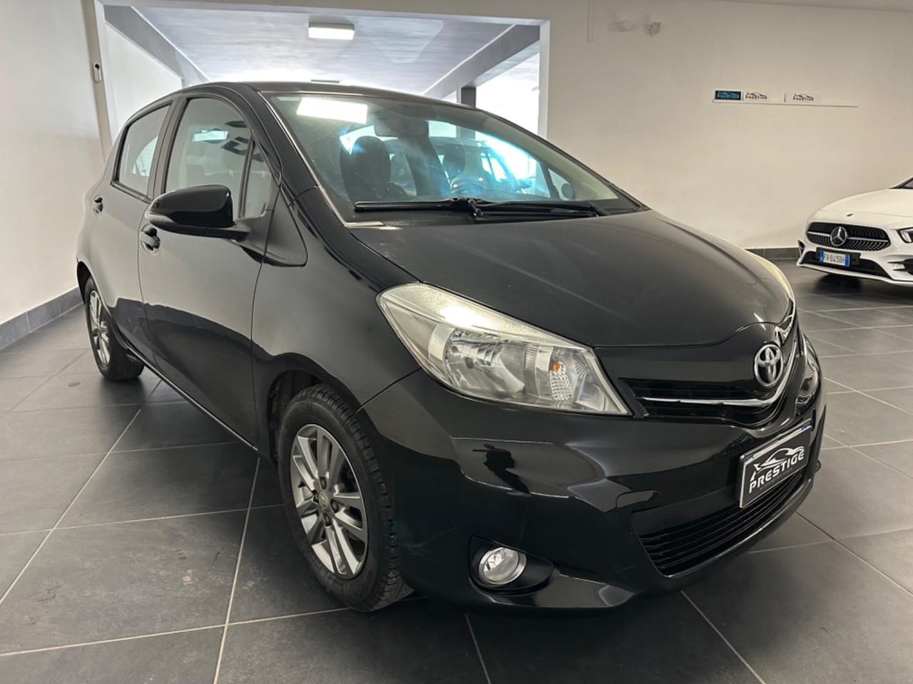 TOYOTA YARIS 1.0 NEOPATENTATI 69CV GARANZIA UNIPRO