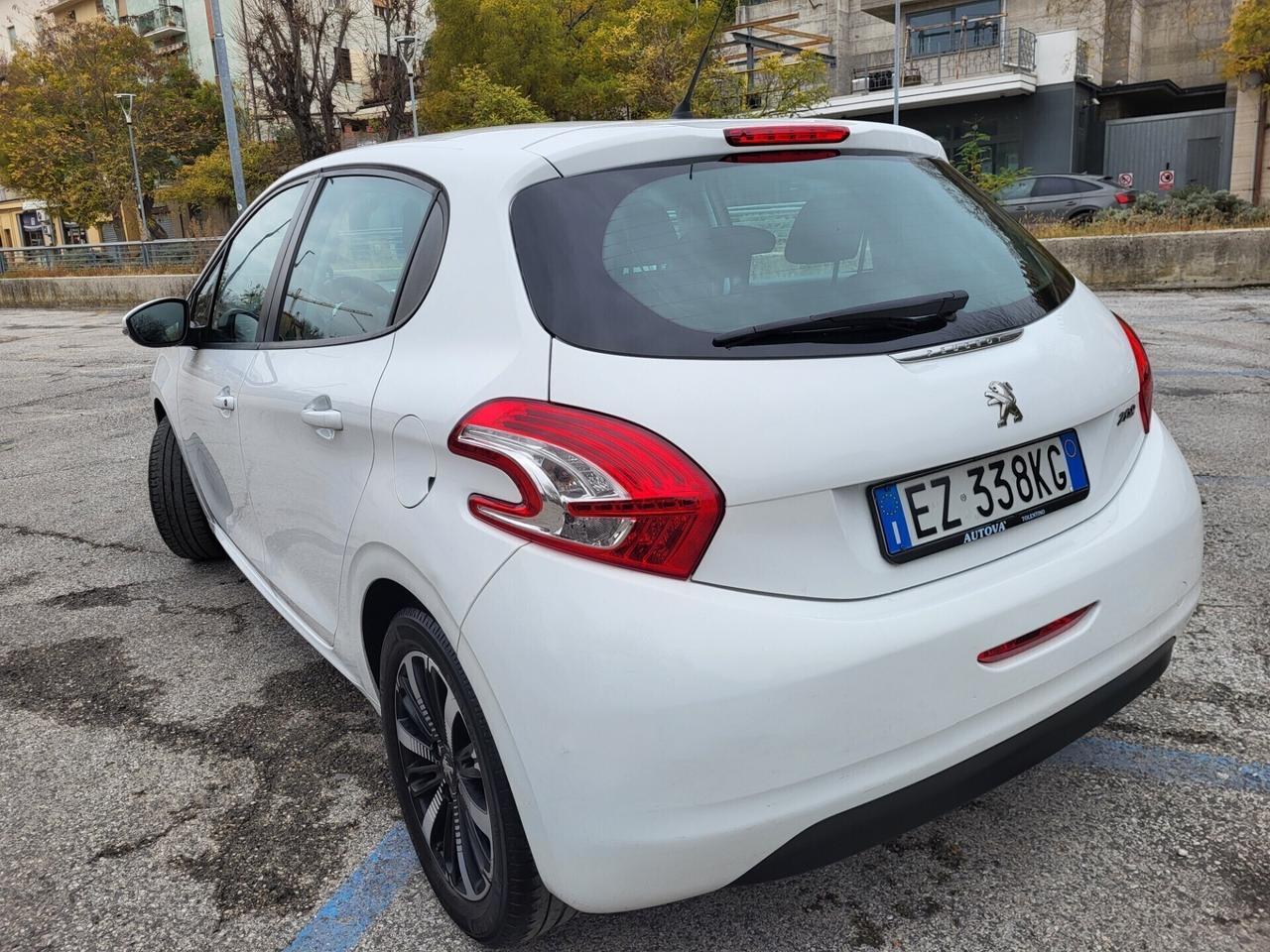PEUGEOT 208 1,4 HDI-UNICO PROPRIETAR-4 REVISIONI