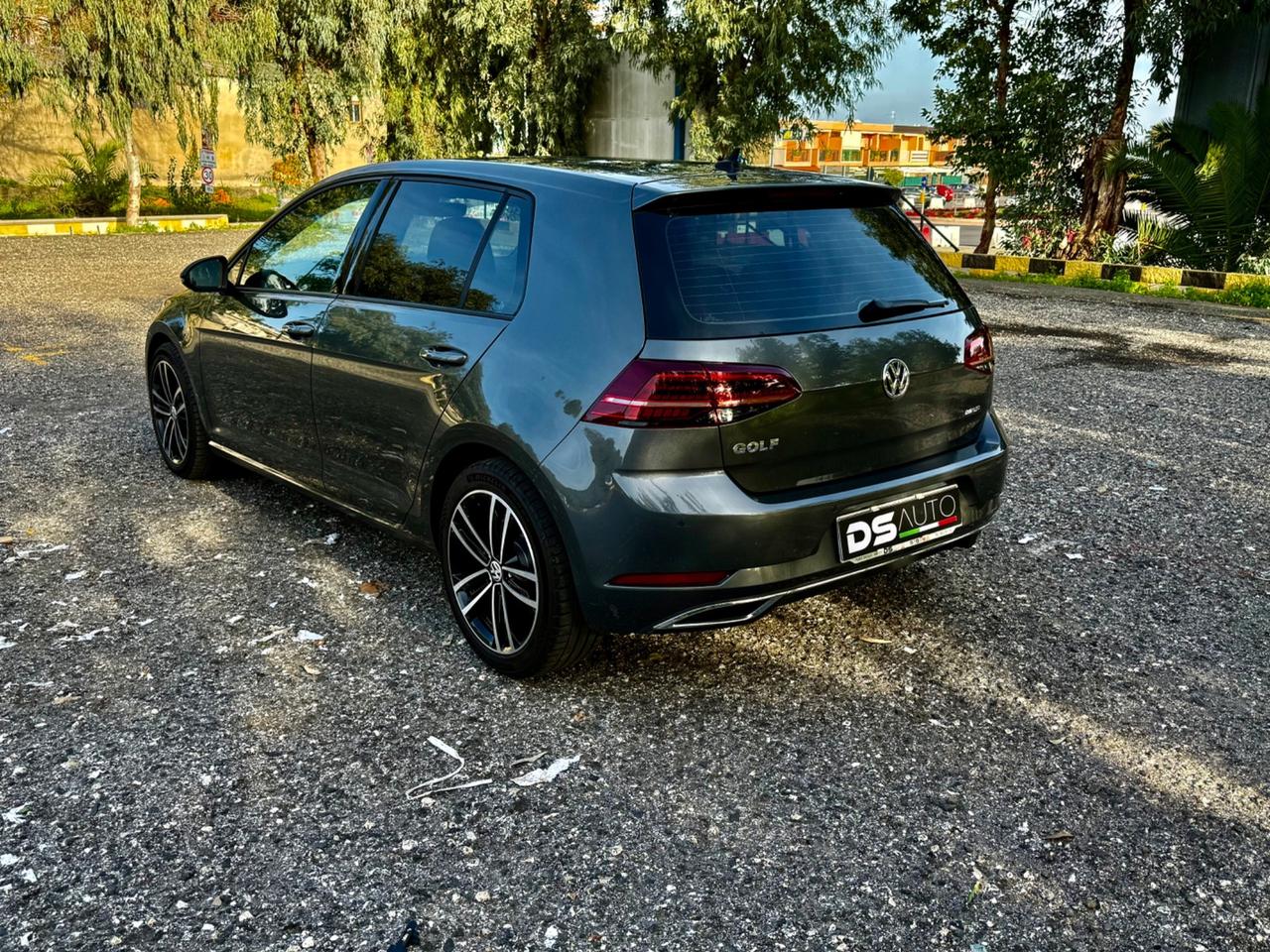 VOLKSWAGEN GOLF 1.6 TDI 115 CV DSG SPORT R LINE