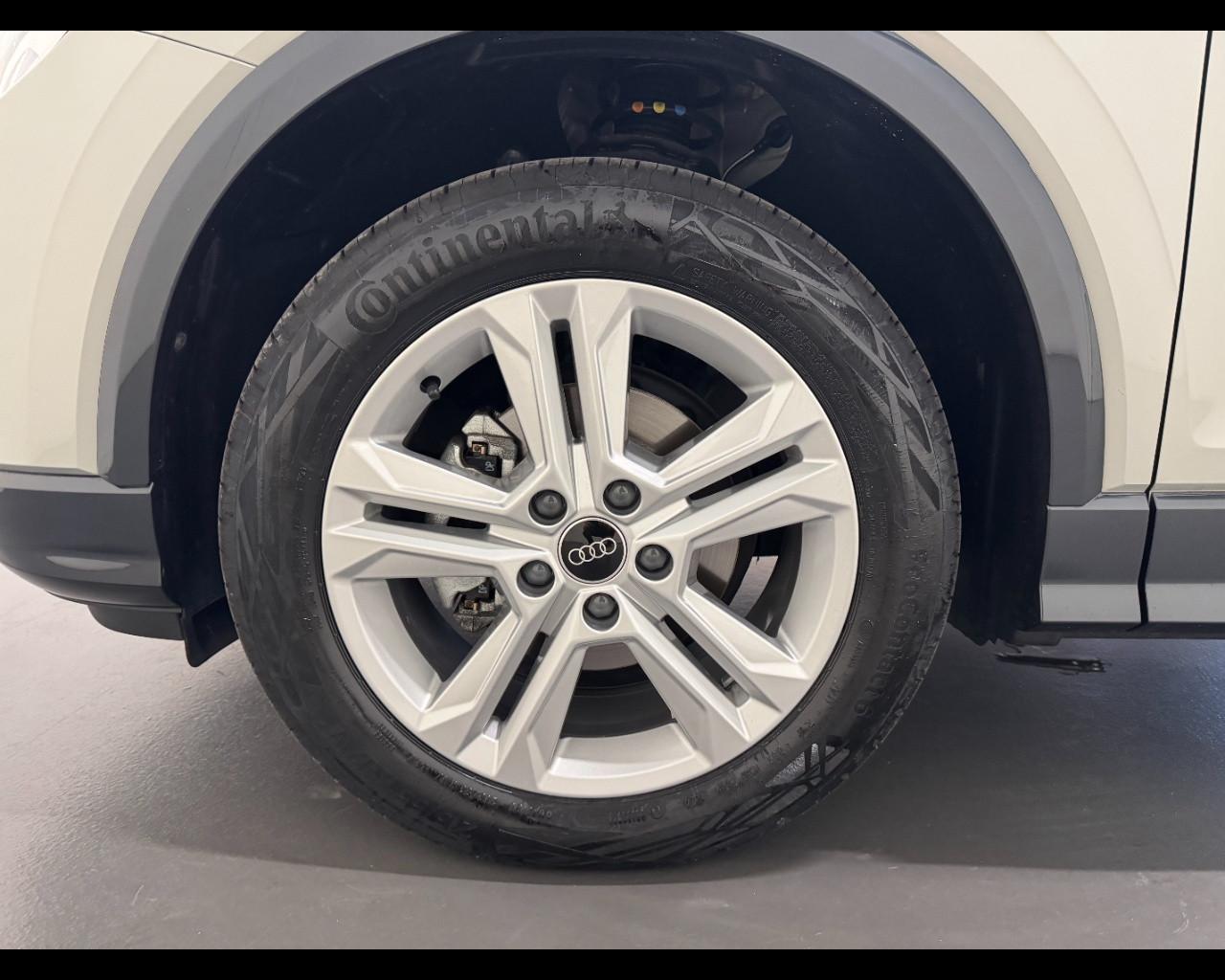 AUDI Q2 30 TFSI BUSINESS ADVANCED