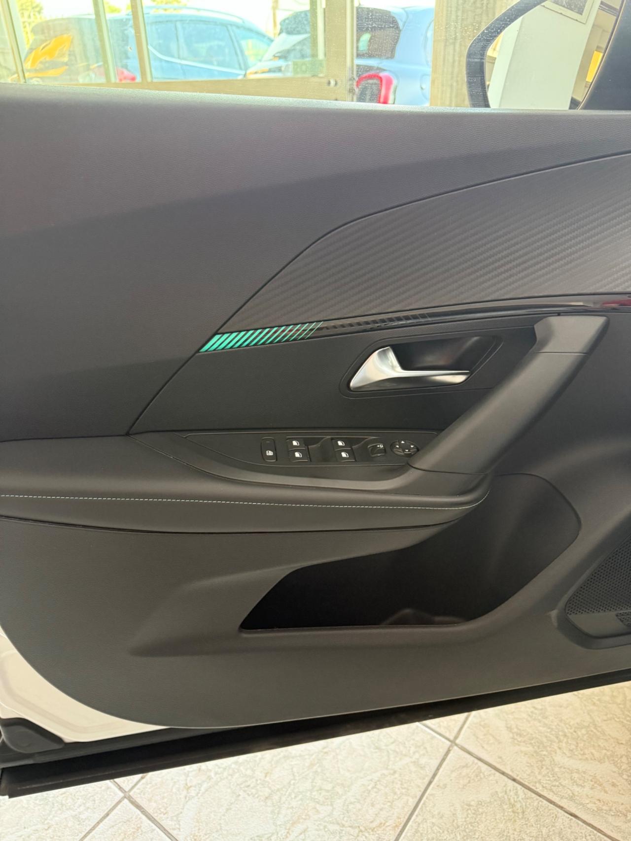 Peugeot 2008 BlueHDi 130 S&S EAT8 Allure