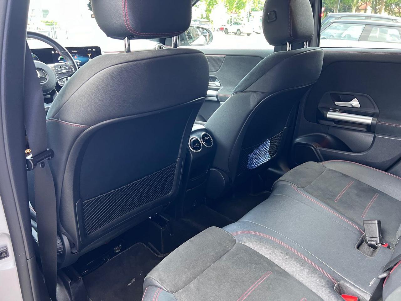 Mercedes-Benz GLA 200 Premium 200D *NIGHT PACK* #5914