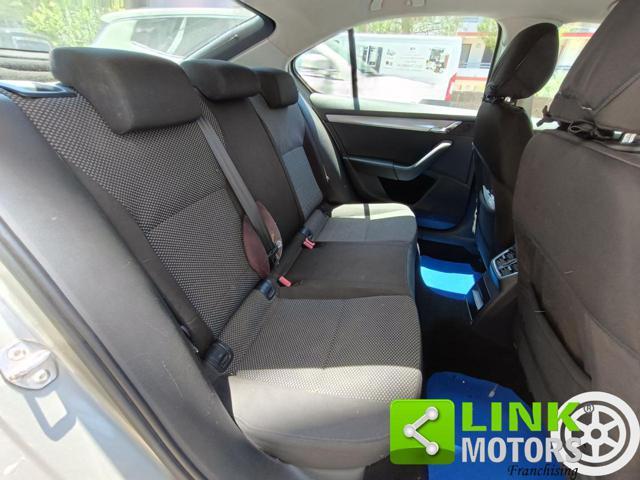SKODA Octavia 1.6 TDI CR 105 CV Elegance NEOPATENTATI