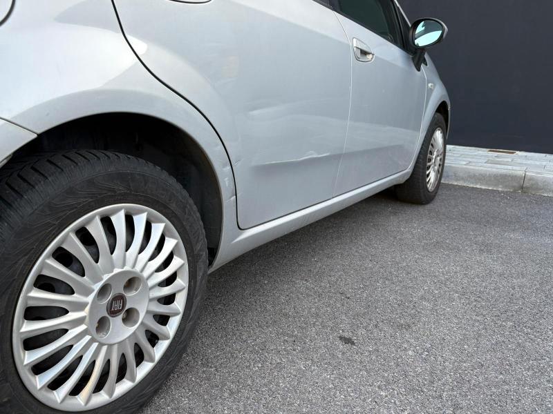 Fiat Punto 5 Porte 1.2 BENZ 69 CV Lounge ADATTA NEOPATENTATI