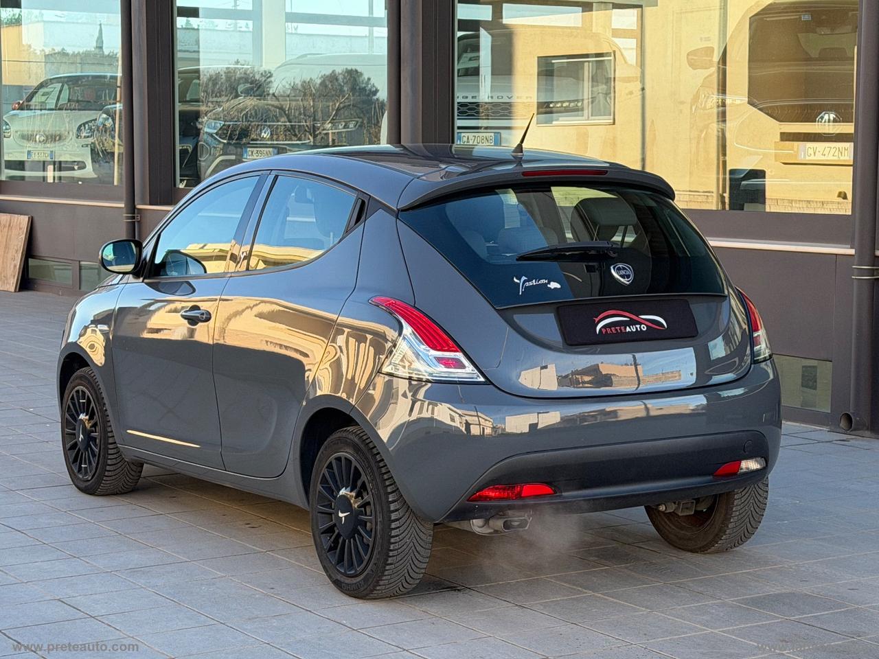 LANCIA Ypsilon 1.2 69 CV 5p. Silver