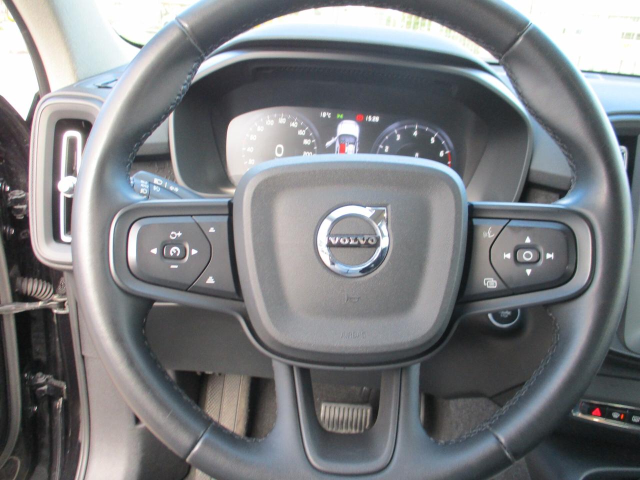 Volvo XC40 T2 automatico Essential