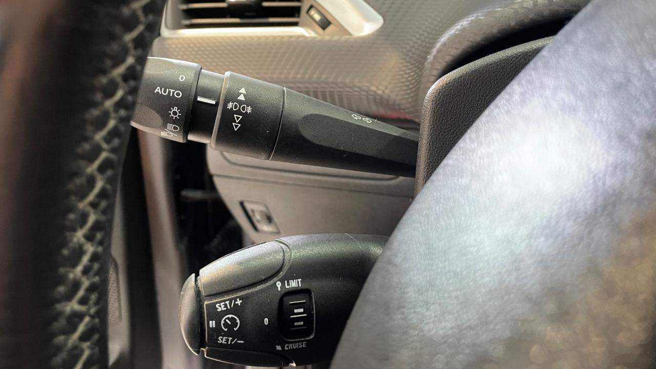 Peugeot 2008 1.6 e-HDi 115 CV Stop&Start Allure