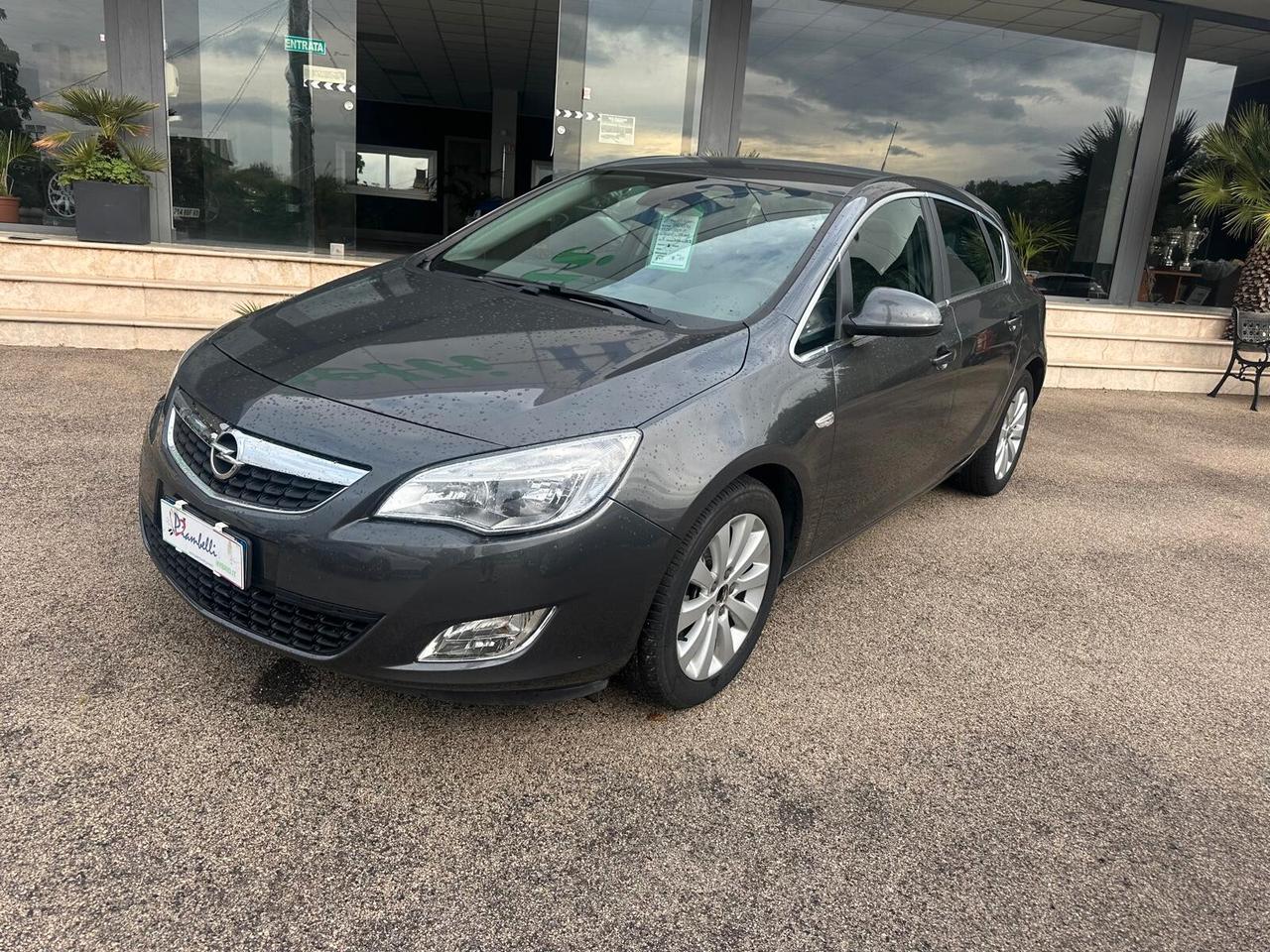 Opel Astra 1.7 CDTI 110CV 5 porte Cosmo NEOPATENTATI