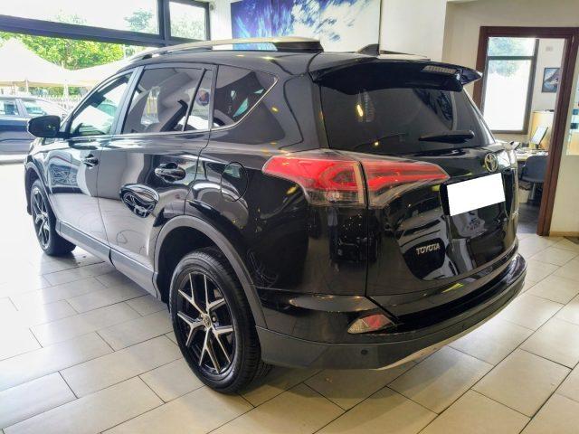TOYOTA RAV 4 2.0 D-4D 143 Cv Lounge Pelle Navi Unico Propr.