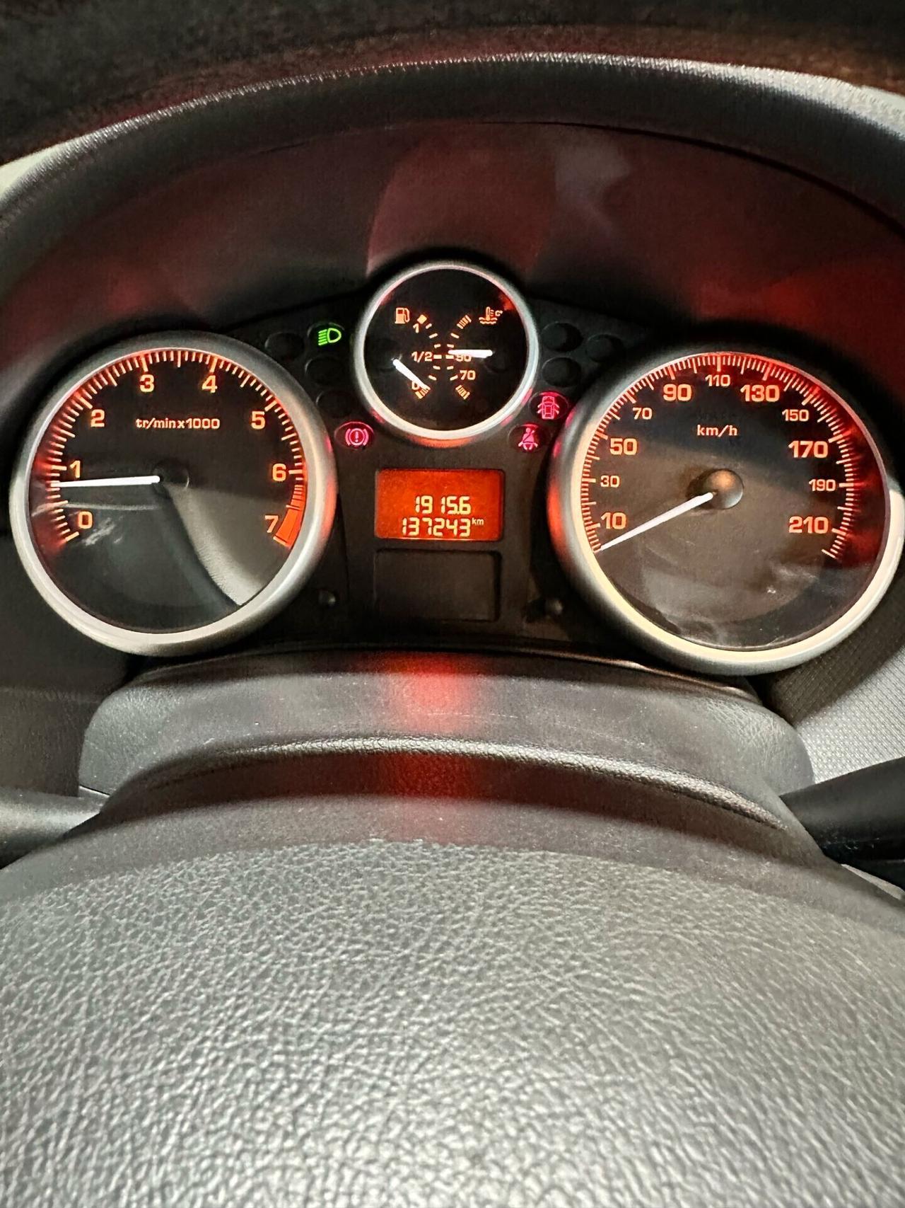 Peugeot 207 1.4 8V 75CV 5p. SPECIAL EDITION