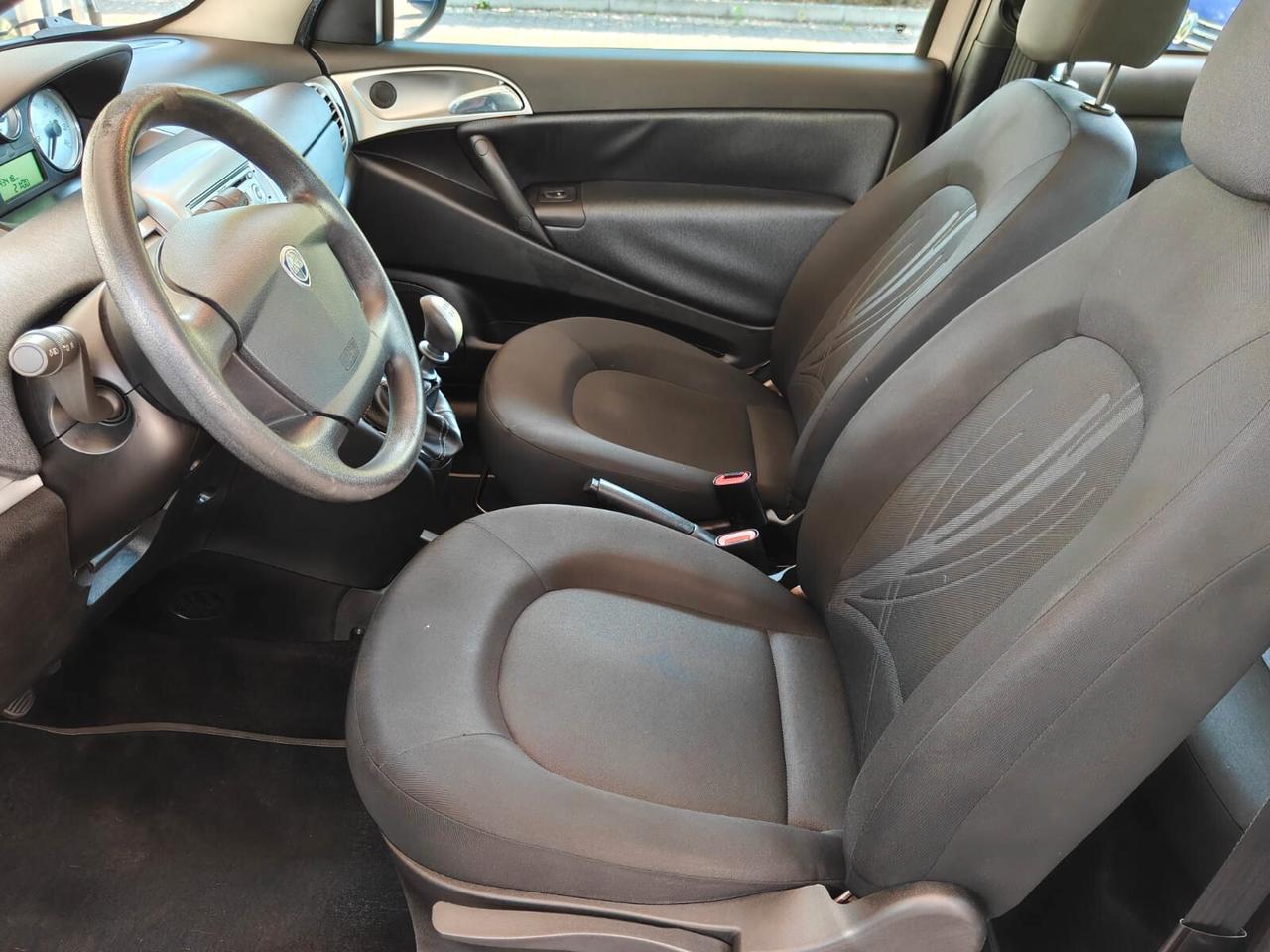 Lancia Ypsilon