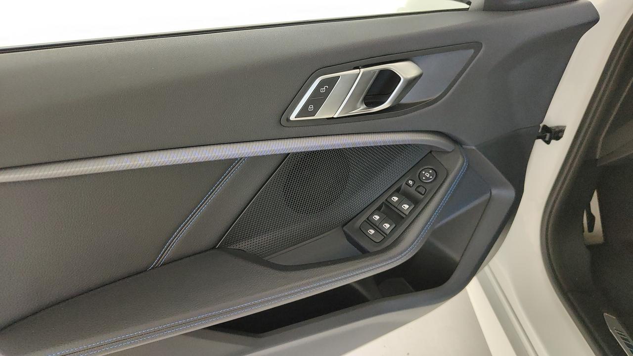 BMW Serie 1 F40 - 116d Msport auto