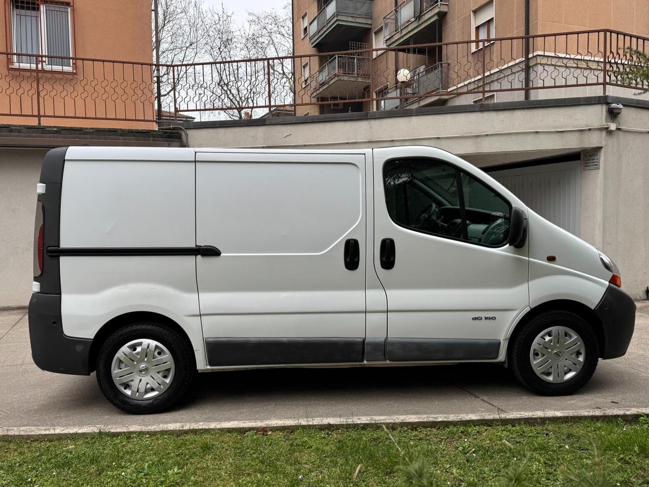 NISSAN Primastar V29 2.5 dci 140 L1H1 IVA COMPRESA