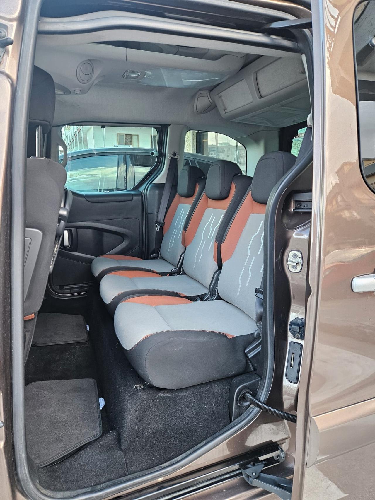 PEUGEOT PARTNER Tepee 1.6 HDi 92cv Outdoor