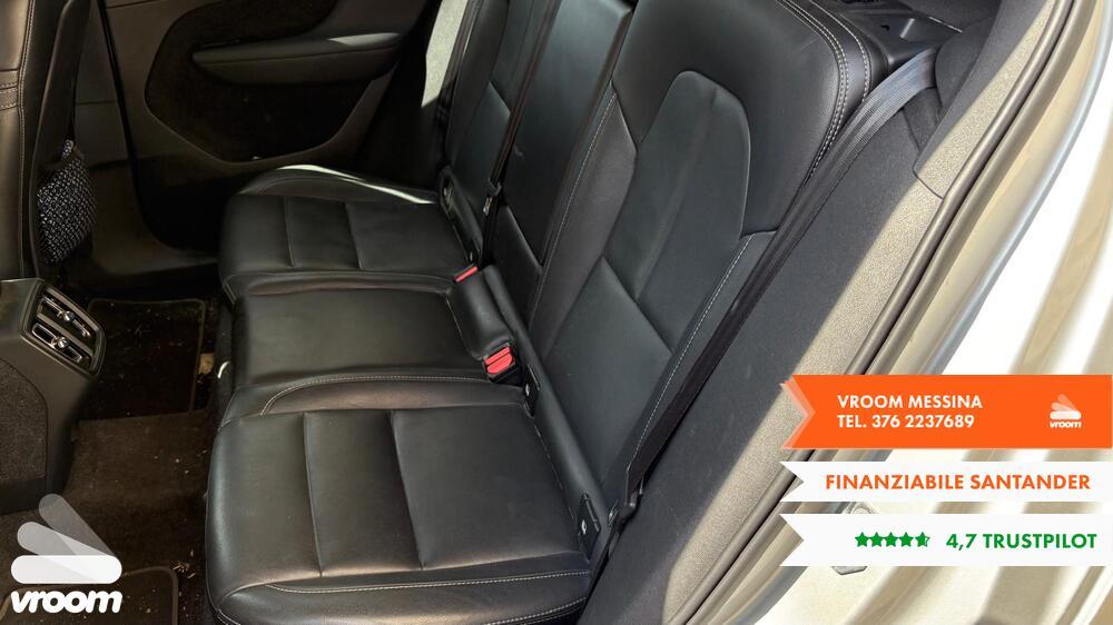 VOLVO XC40 (2017-->) XC40 D4 AWD Geartronic Mom...