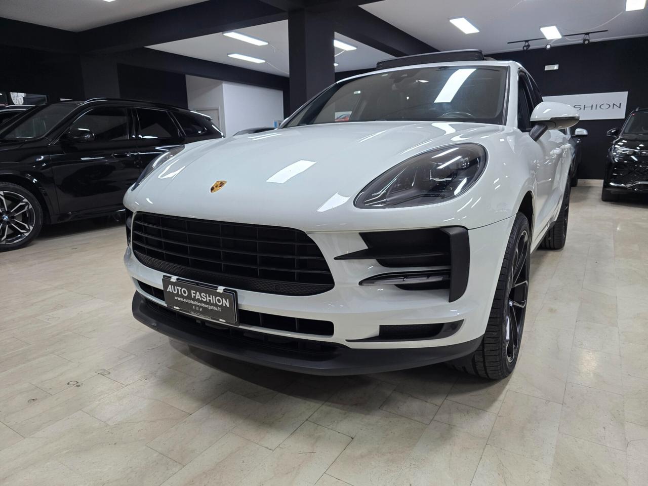 Porsche Macan 2.0 (Tetto-cerchi 21)
