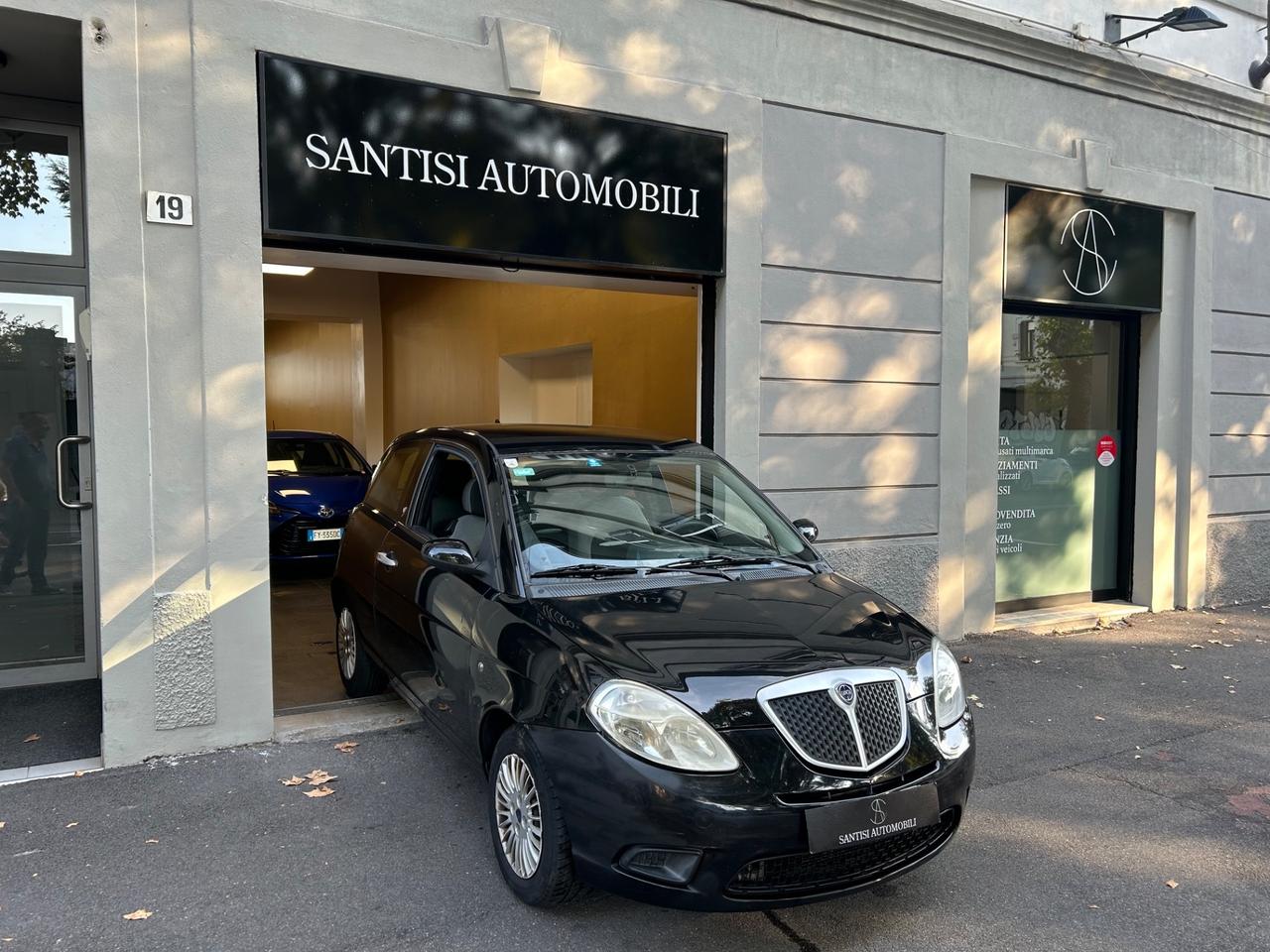 Lancia Ypsilon 1.2 8v Argento 69cv EURO 5 | NEOPATENTATI!!!