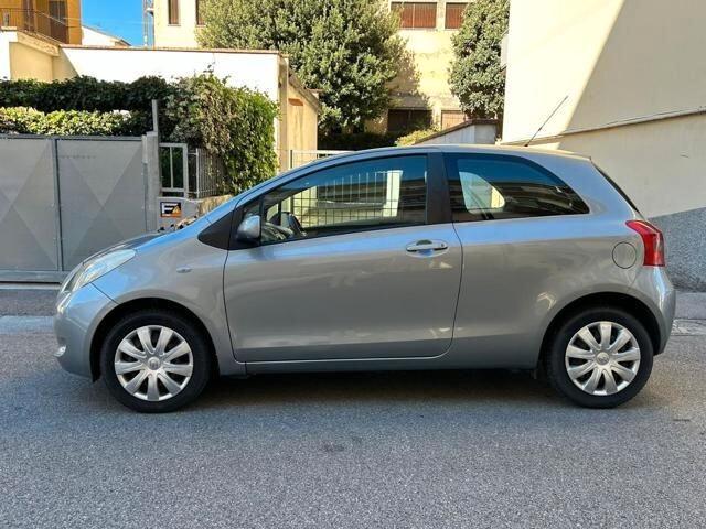 Toyota Yaris 1.0 3 porte Sol