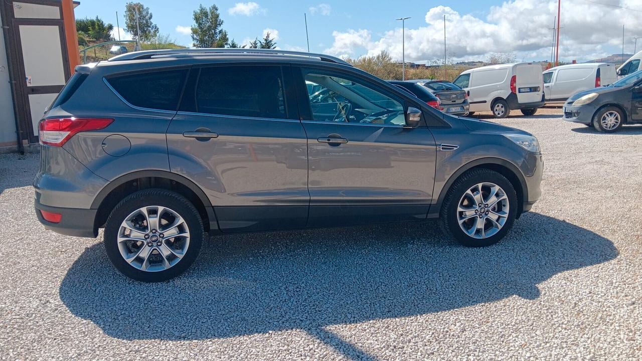 Ford Kuga 2.0 TDCI 163 CV 4WD Powershift Titanium