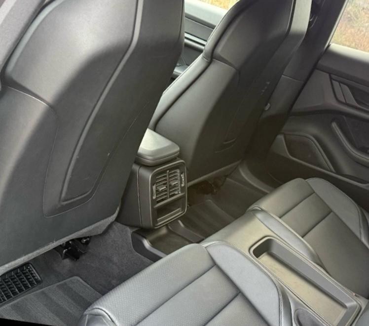 Porsche Taycan 4 Cross Turismo