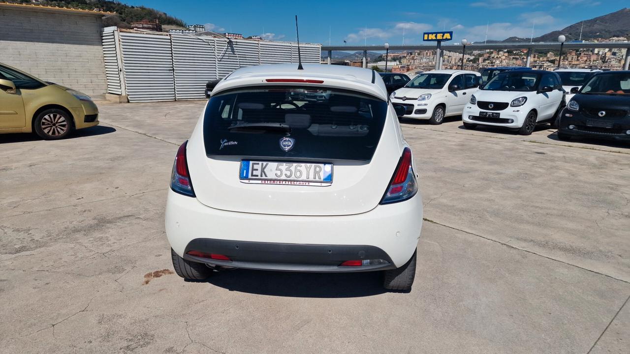 Lancia Ypsilon 1.2 69 CV Argento