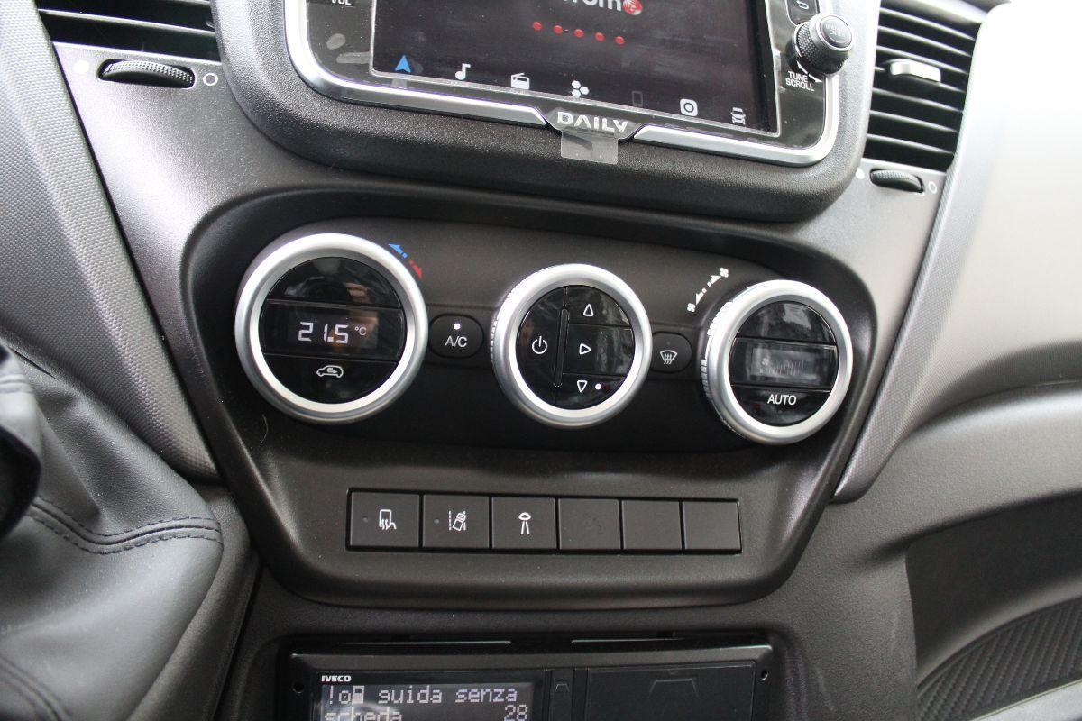 IVECO Daily 40-180 Hi-Matic Carroattrezzi