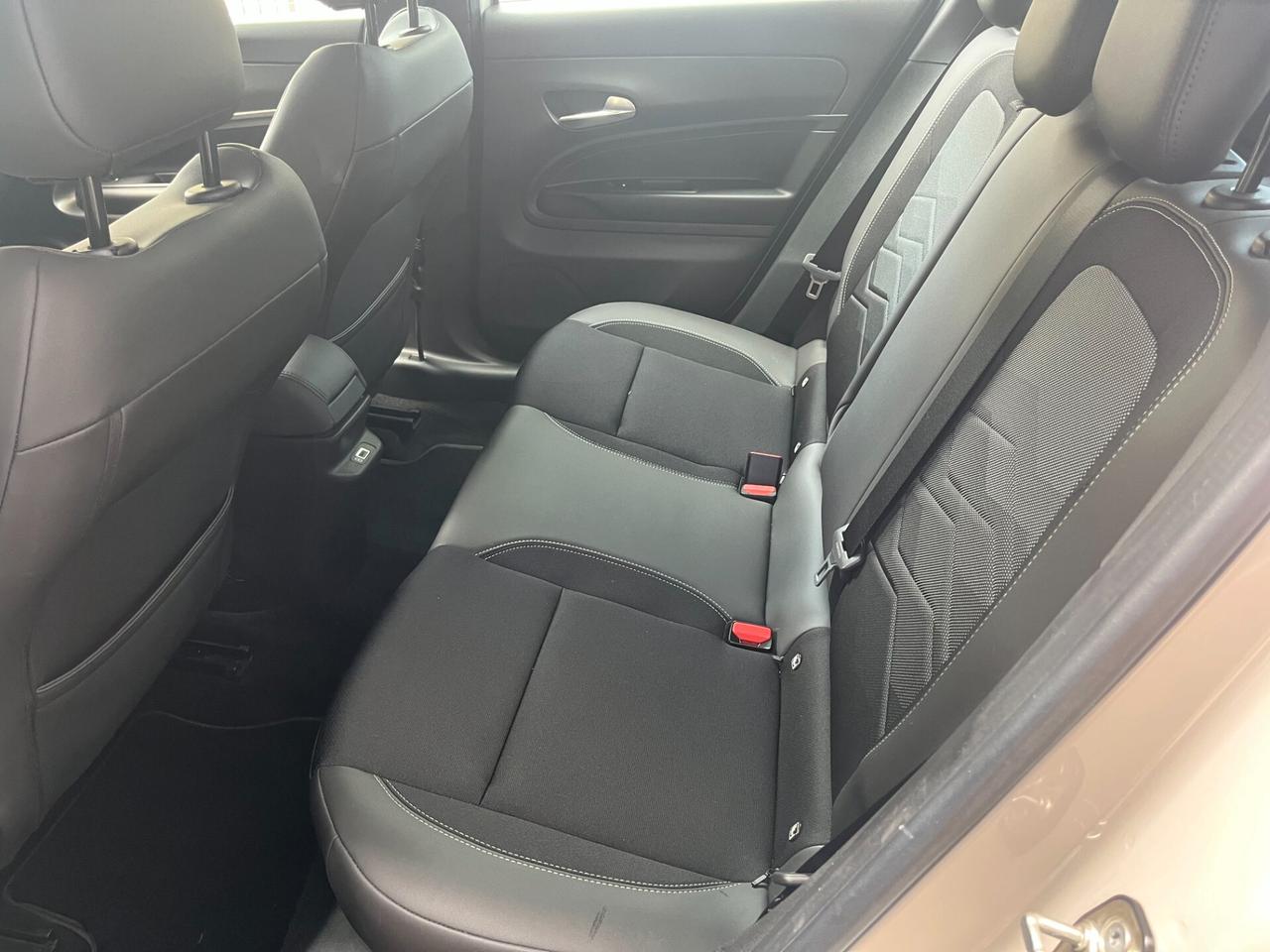 JEEP AVENGER 1.2 100CV ALTITUDE - UNICO PROPRIETARIO - NESSUN VINCOLO FINANZIARIO - IVA ESPOSTA AL 100% INCLUSA NEL PREZZO
