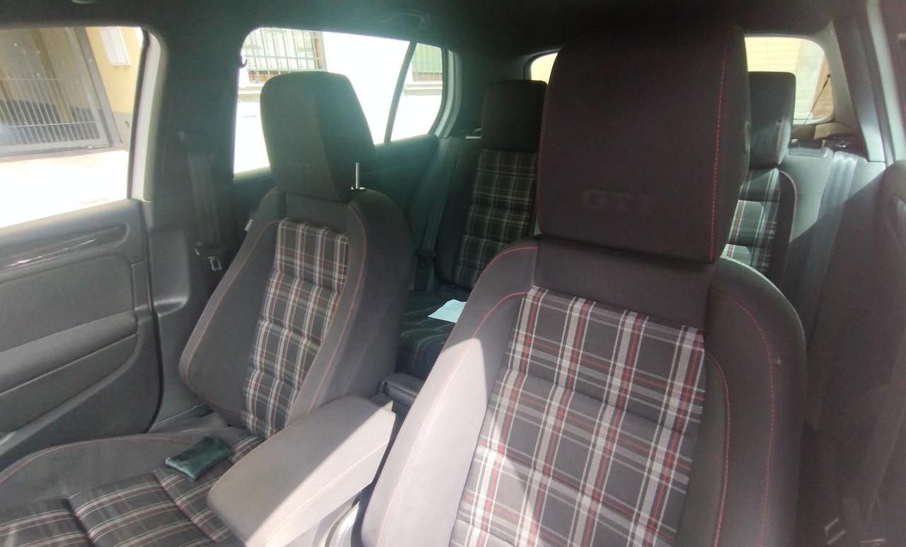 Volkswagen Golf GTI 2.0 TSI DSG 5p.