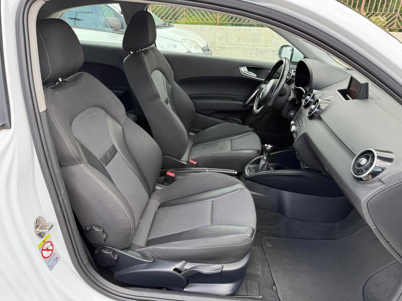 AUDI A1 1.6 TDI 90CV ATTRACTION (NEO PATENTATI)
