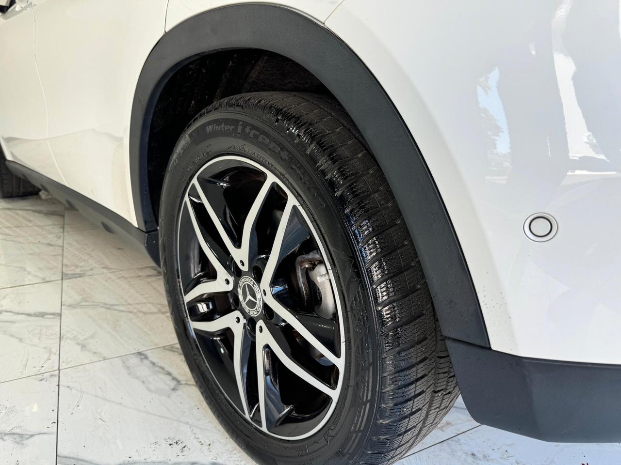 Mercedes-benz GLA 220 -AUTO- Premium-TETTO-2019
