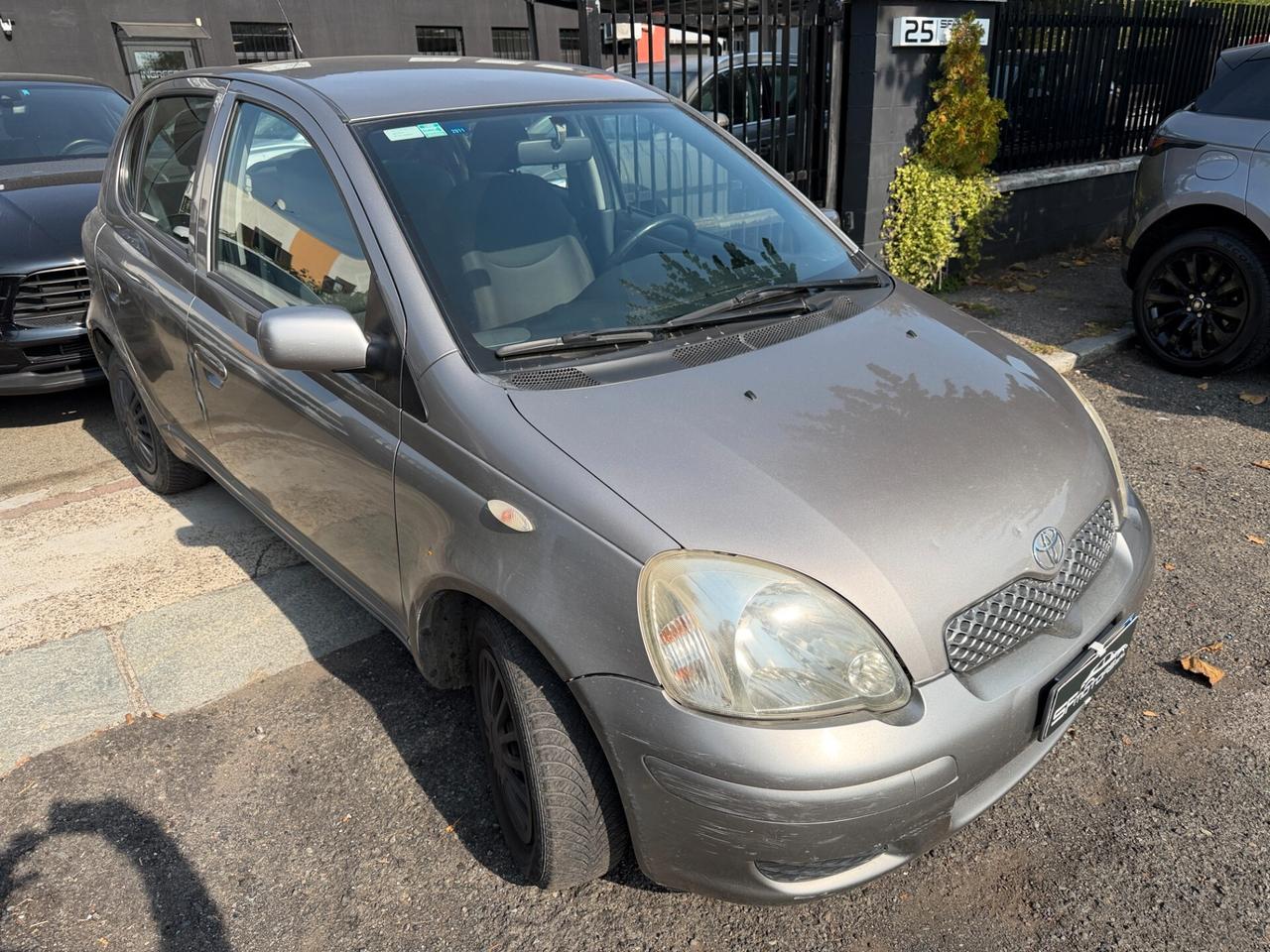 Toyota Yaris 1.0i 16V cat 5 porte Sol