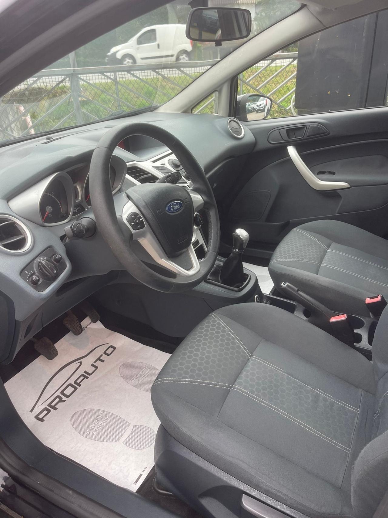 Ford Fiesta 1.4 5 porte Bz.- GPL Titanium