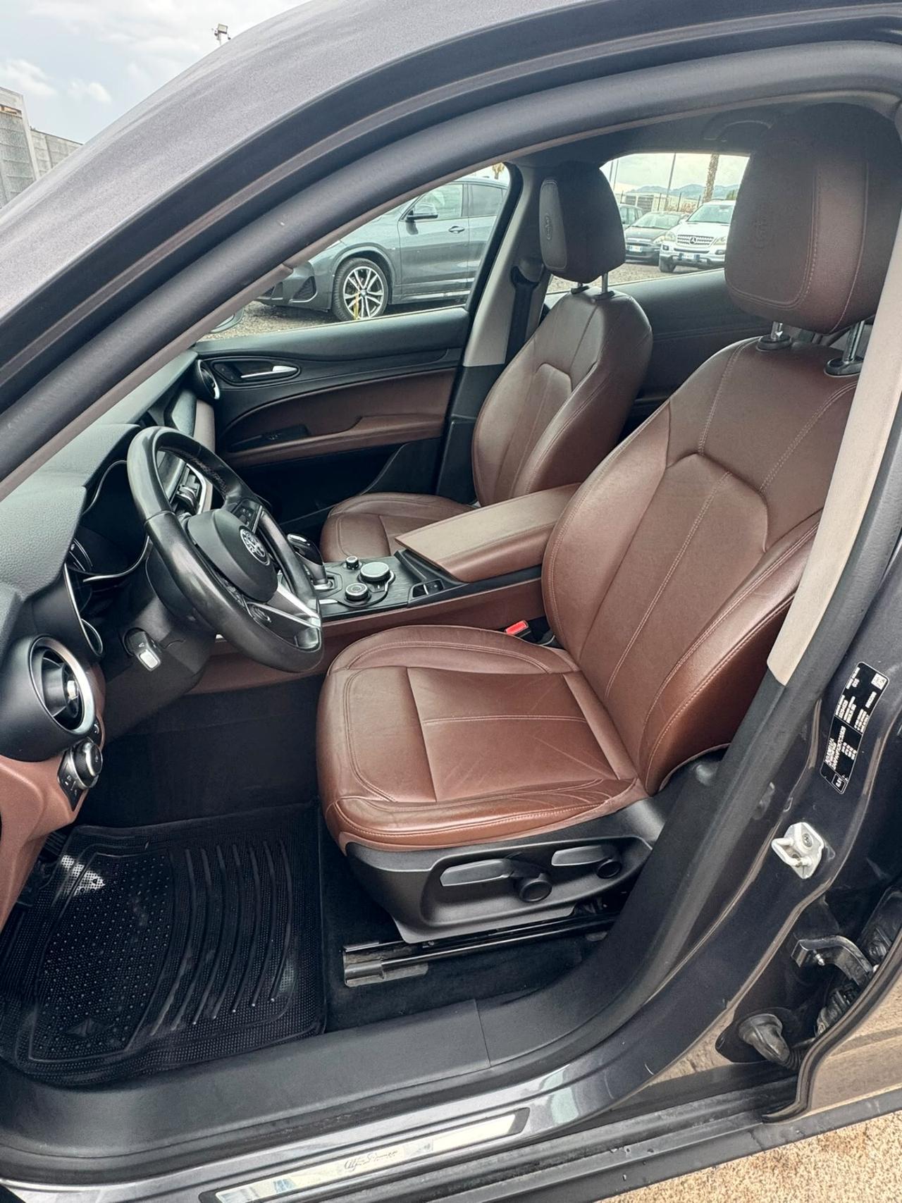 Alfa Romeo Stelvio 2.2 Turbodiesel 210 CV AT8 Q4 Executive