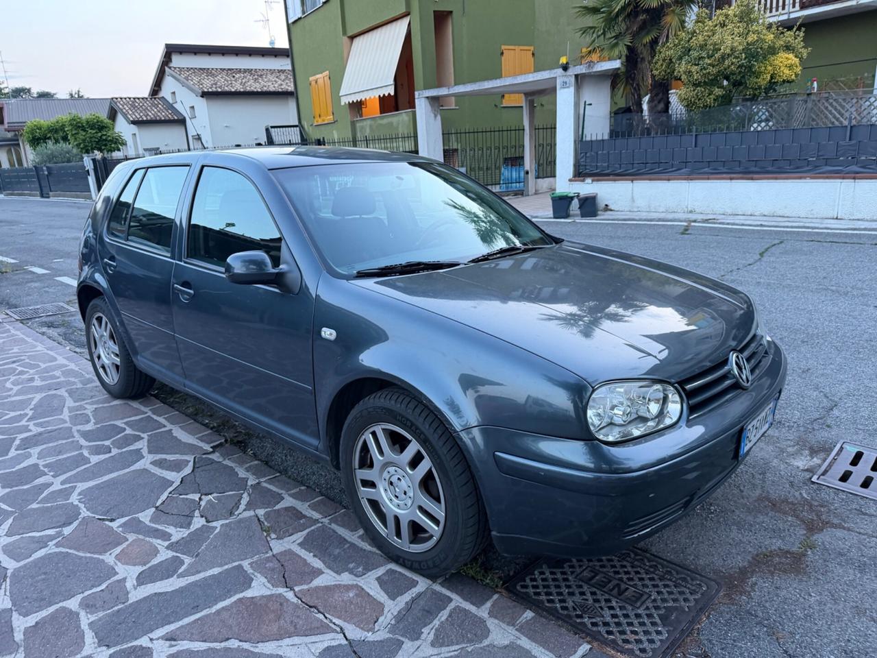 Volkswagen Golf 1.6 16V cat 5 porte Highline