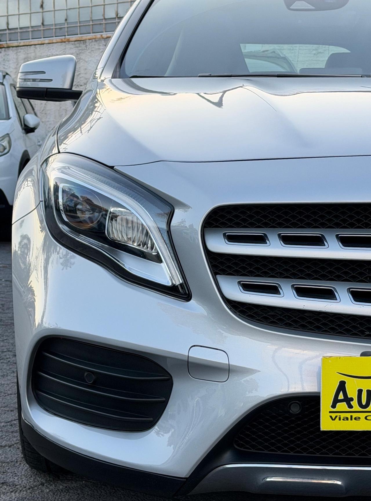 MERCEDES GLA 200D PREMIUM AMG 4 MATIC