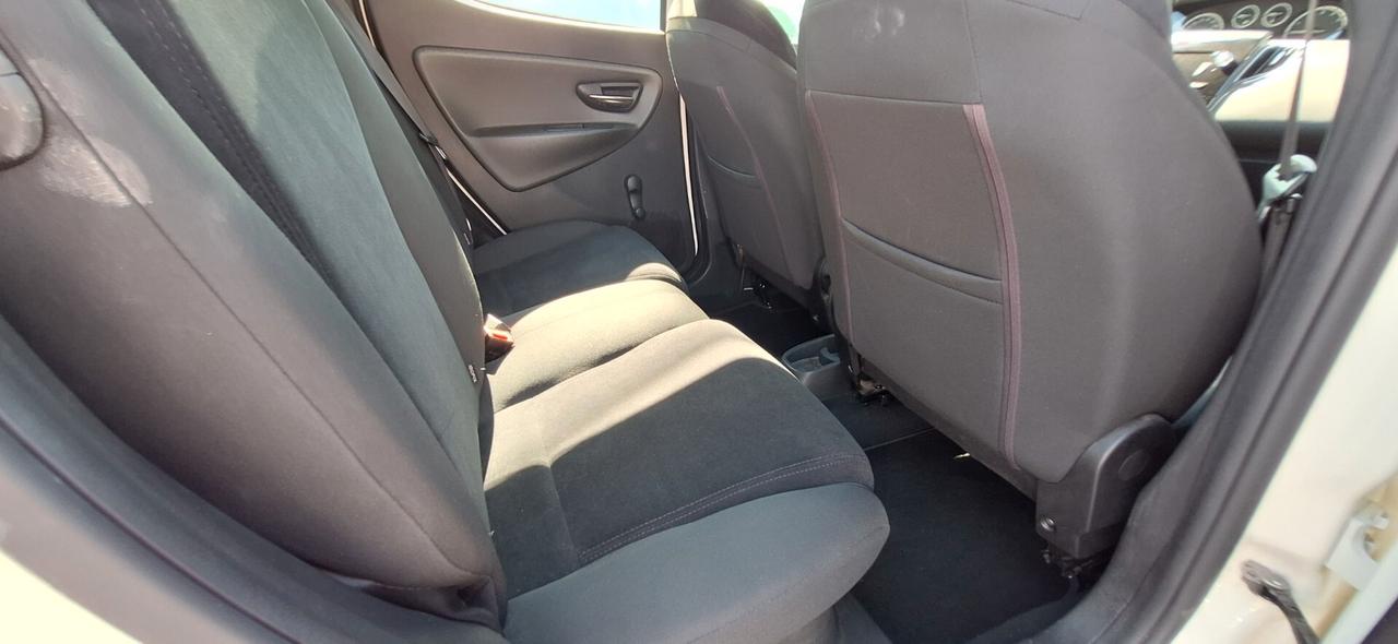 Lancia Ypsilon 1.2 69 CV 5 porte Gold