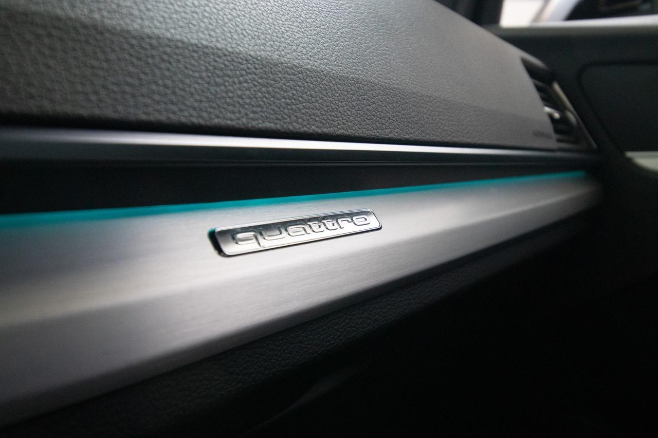 Audi Q5 Sportback 40 Tdi Quattro S-line Black Identity 204