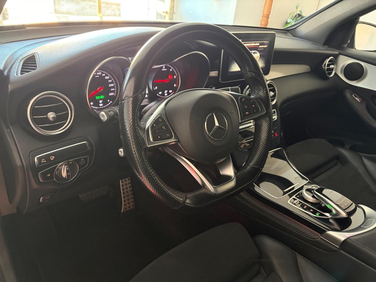 MERCEDES GLC 250 D PREMIUM 4 MATIC AUTO