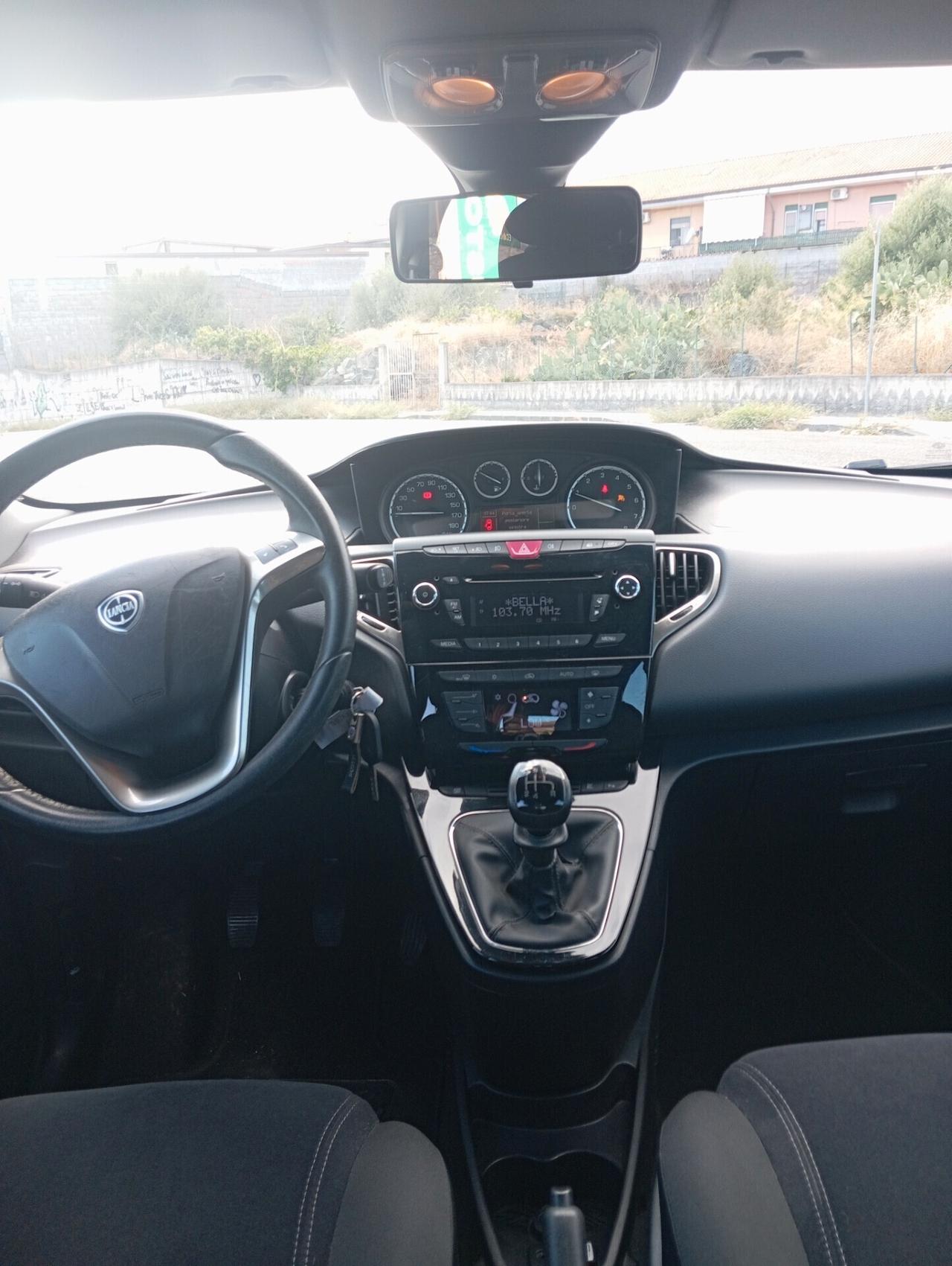 Lancia Ypsilon 1.2 69 CV 5 porte 30th Anniversary