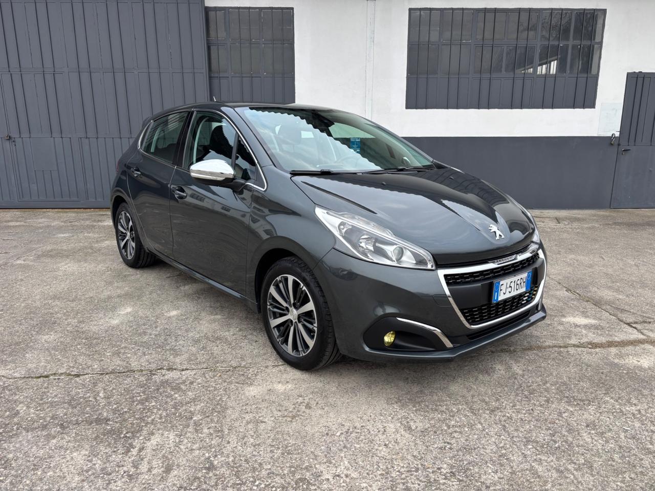 Peugeot 208 1.2 benzina. Neopatentati. Garanzia