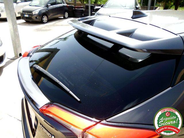 TOYOTA C-HR 1.8 Hybrid E-CVT Lounge